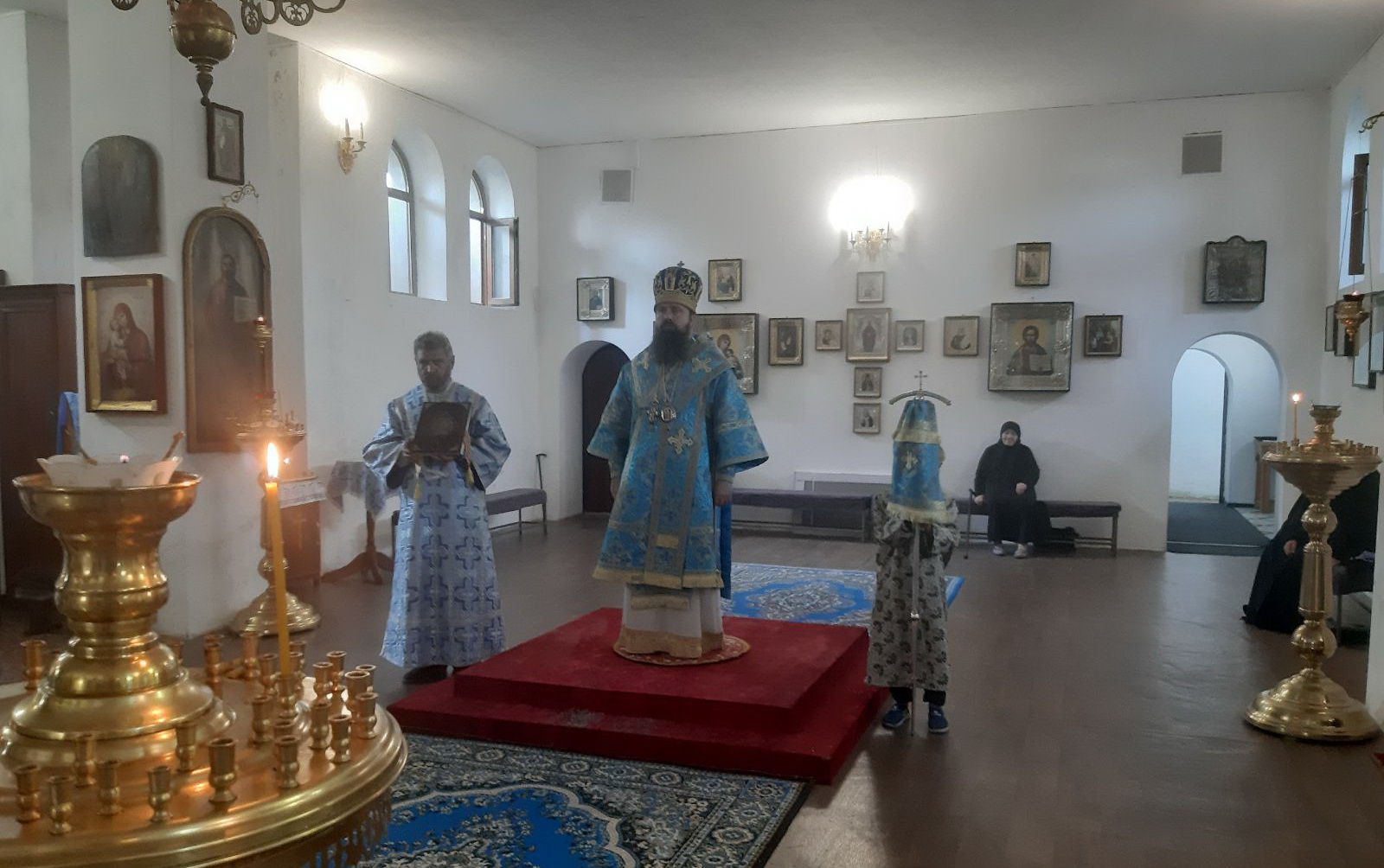 Подробнее о статье Красный Деркул. Викарий Луганской епархии совершил празднование Казанской иконе Божией Матери