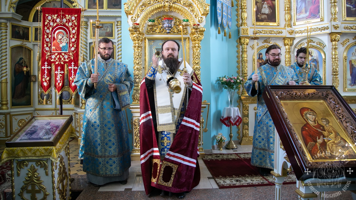Вы сейчас просматриваете Луганск. Молебен с акафистом у Луганской иконы Божией Матери