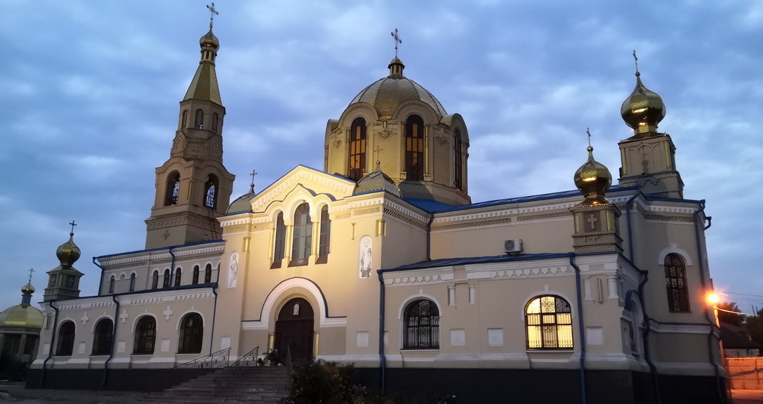 Вы сейчас просматриваете Луганск. В кафедральном соборе отпраздновали престольный день