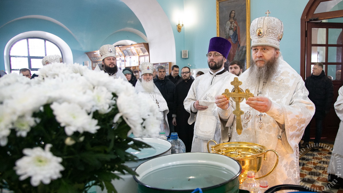 Подробнее о статье Луганск. Навечерие Богоявления. Крещенский сочельник