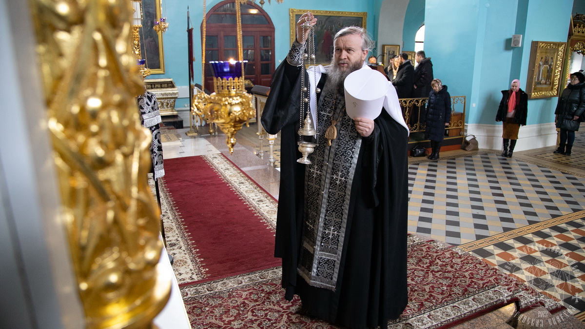 Подробнее о статье Луганск. Правящий архиерей совершил уставные Великопостные богослужения