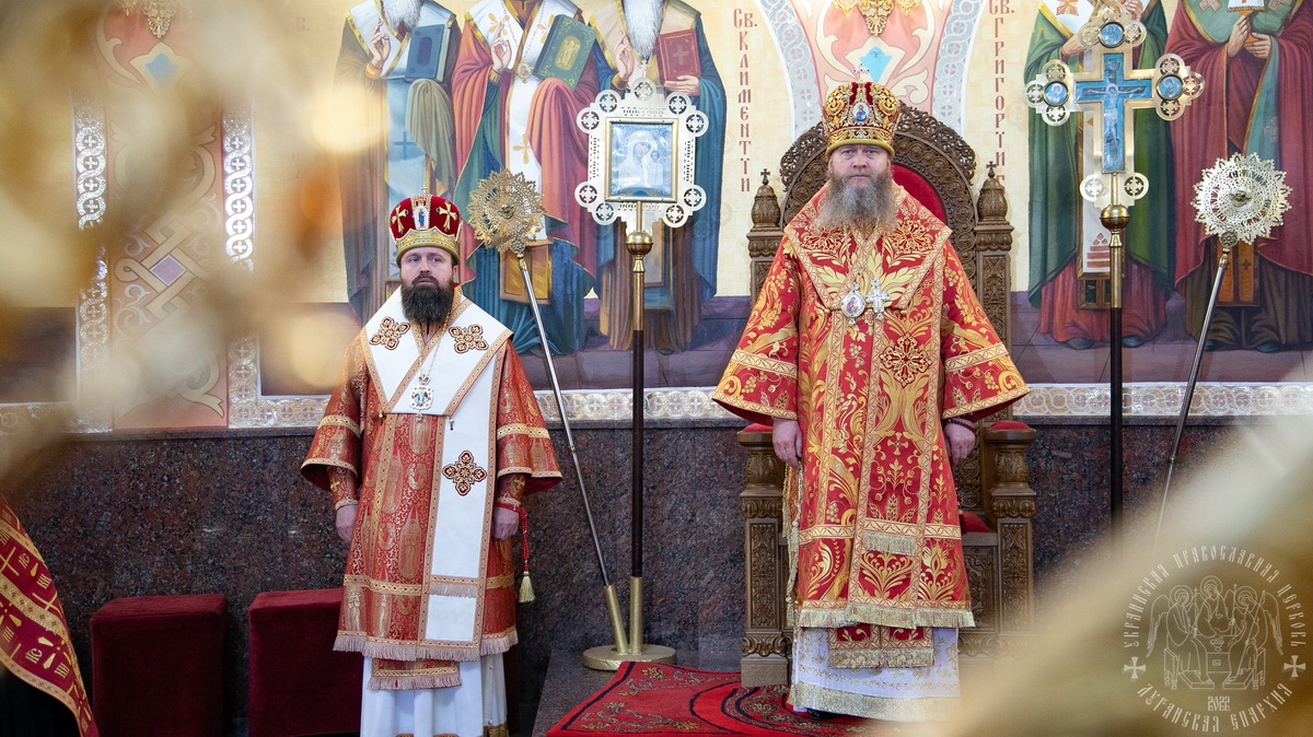 Подробнее о статье Епархиальные архиереи совершили Пасхальную вечерню во Владимирском кафедральном соборе