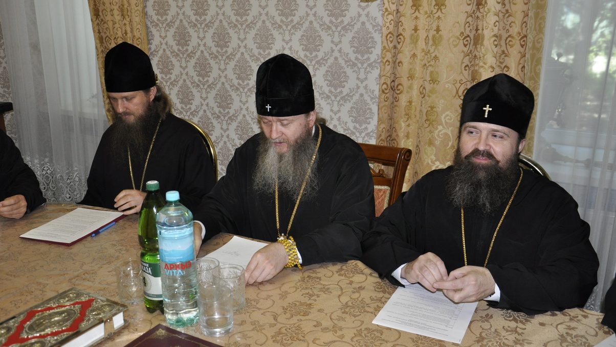 Вы сейчас просматриваете Луганск. Ставленническая комиссия Луганской епархии экзаменовала кандидата в священный сан диакона