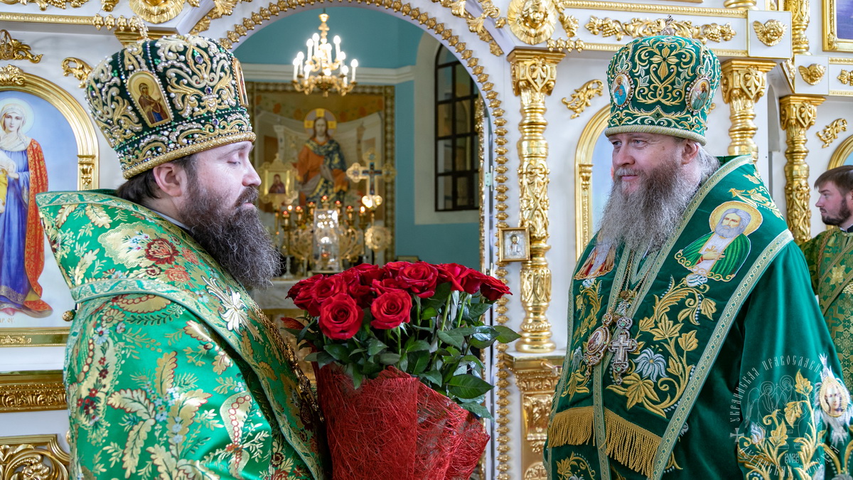 Подробнее о статье Луганск. Митрополит Пантелеимон молитвенно встретил День своего рождения