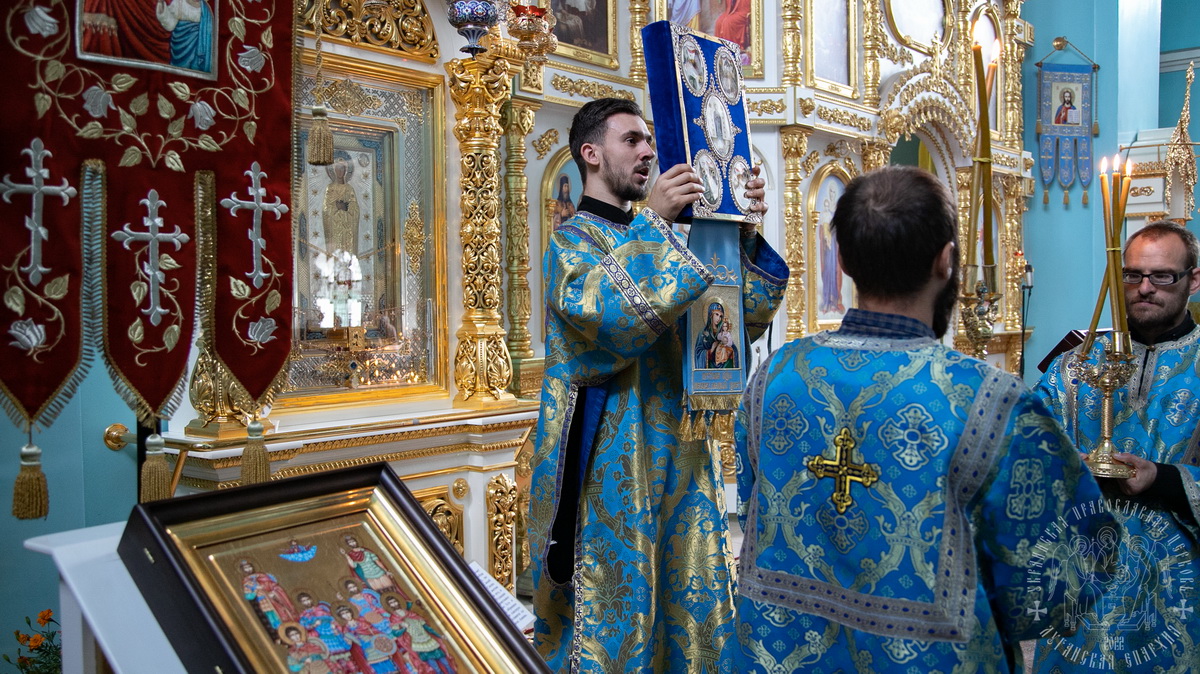 Вы сейчас просматриваете Луганск. Молебен с акафистом у Луганской иконы Божией Матери
