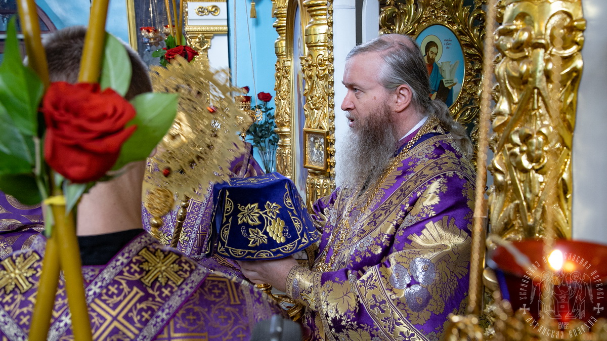 Вы сейчас просматриваете Луганск. Митрополит Пантелеимон возглавил празднование Воздвижения Креста Господня