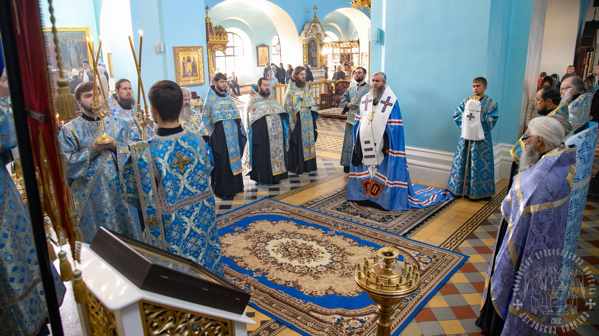 Вы сейчас просматриваете Луганск. Правящий архиерей совершил молебное пение с акафистом у Луганской иконы Божией Матери