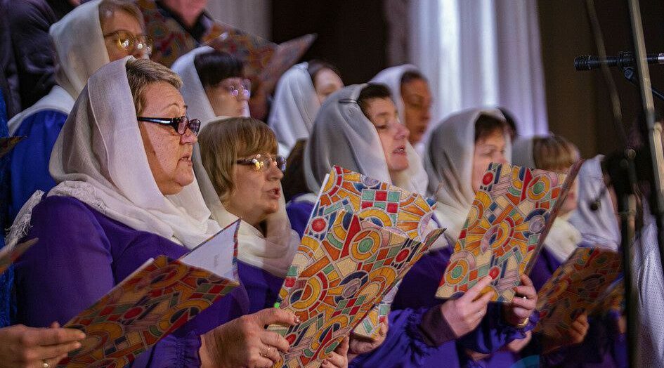 В Луганском Дворце культуры состоялся фестиваль православного хорового искусства «Родник вдохновения»