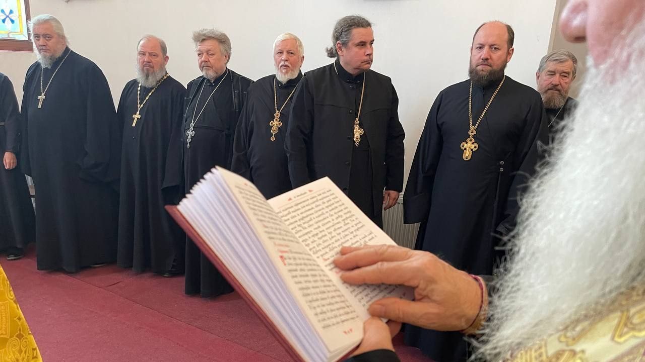 Луганск. Духовенство центрального округа приступило к Таинству исповеди