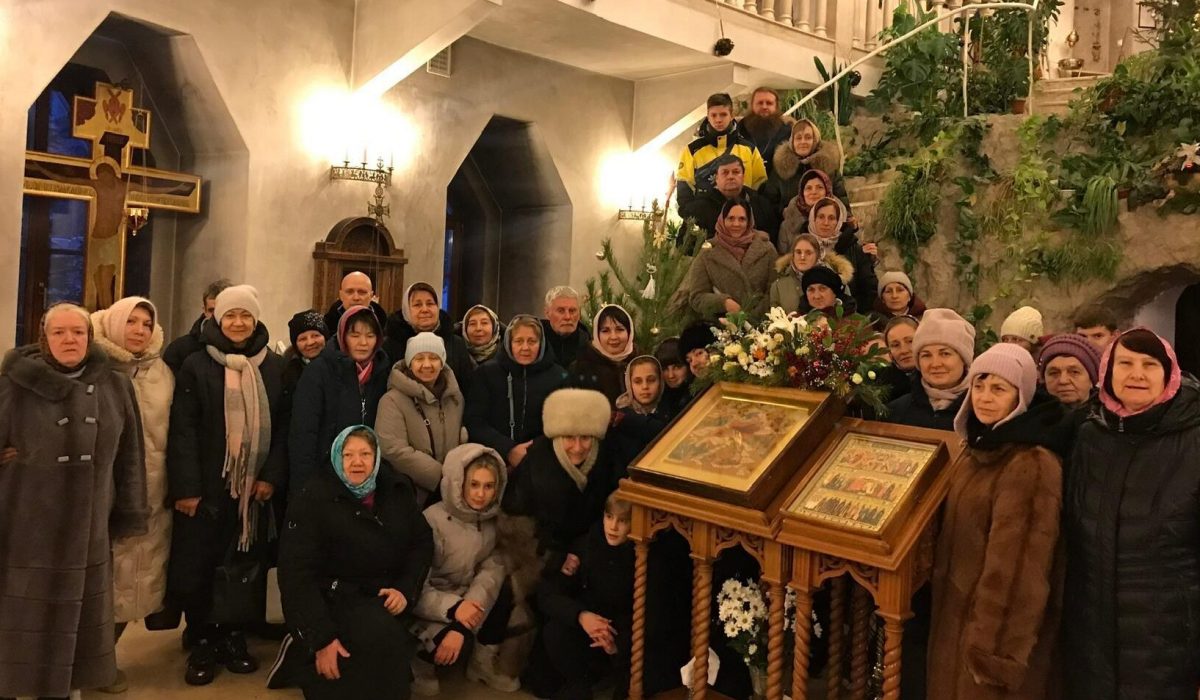 Паломническая группа посетила святыни Москвы и Подмосковья
