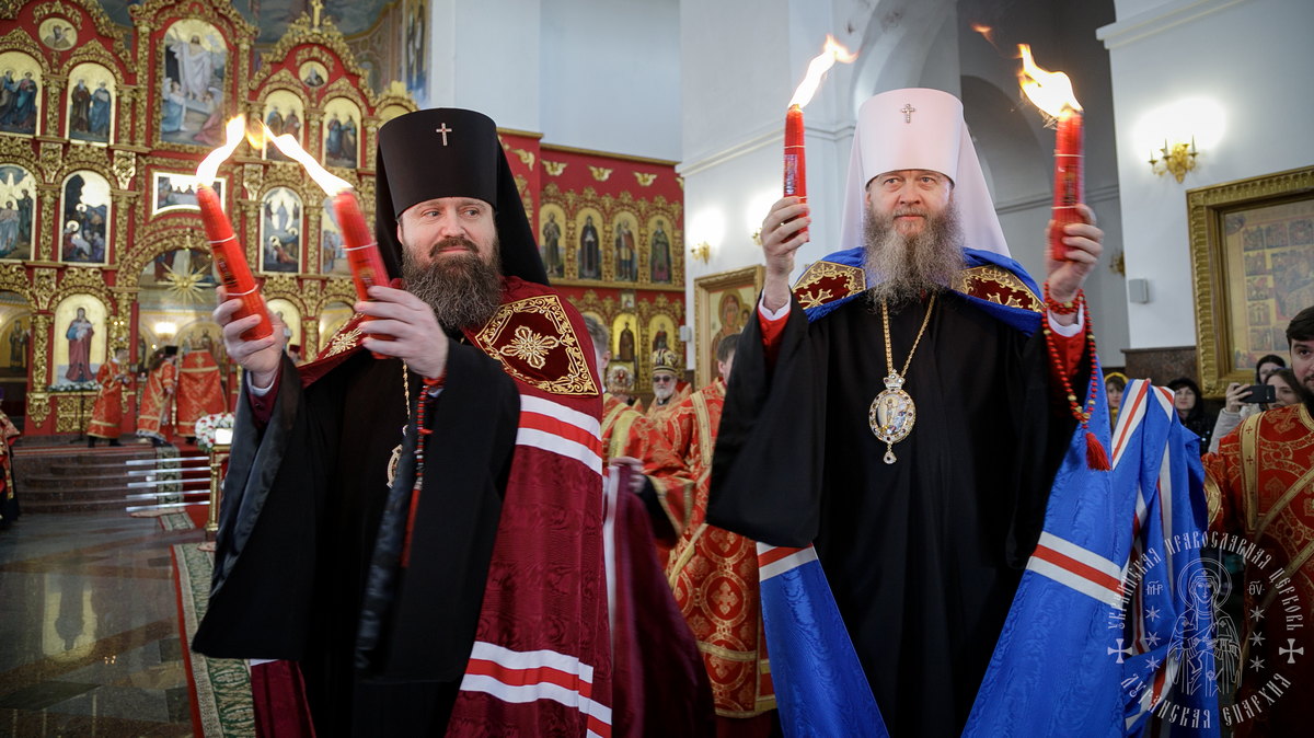 Подробнее о статье Луганск. Архипастыри совершили Пасхальную вечерню во Владимирском кафедральном соборе