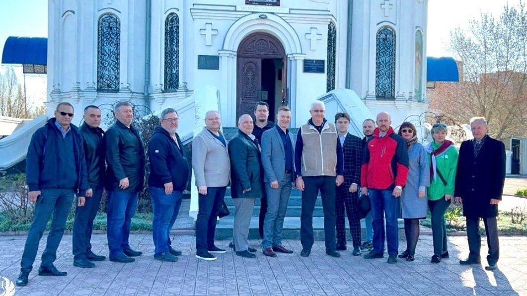 Подробнее о статье Луганск. Преподаватели университета им. В. Даля приняли участие в молебне