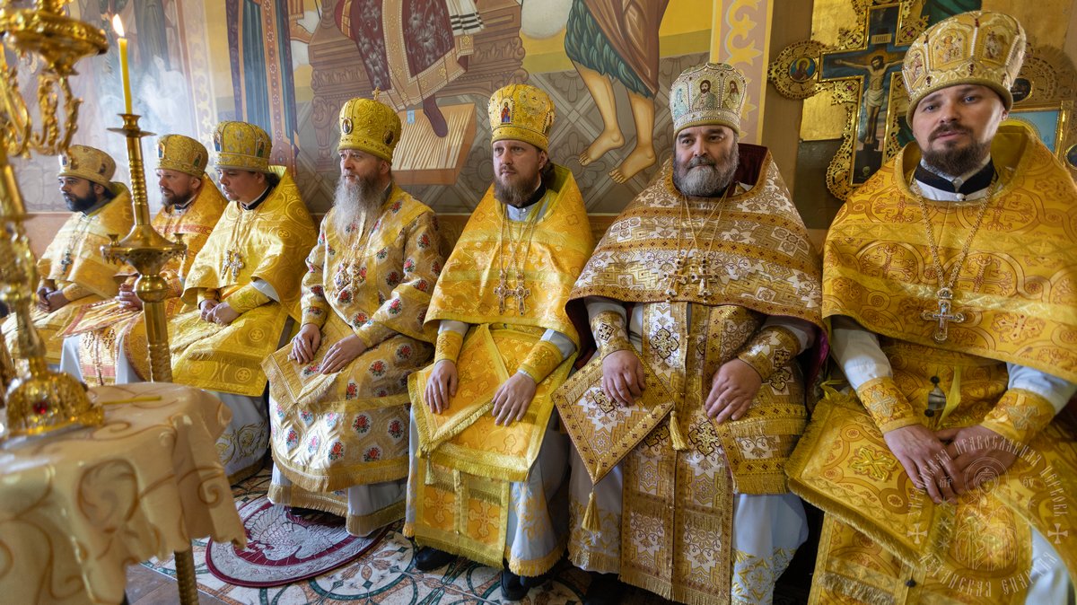 Вы сейчас просматриваете Луганск. Правящий архиерей возглавил престольный праздник храма Всех святых
