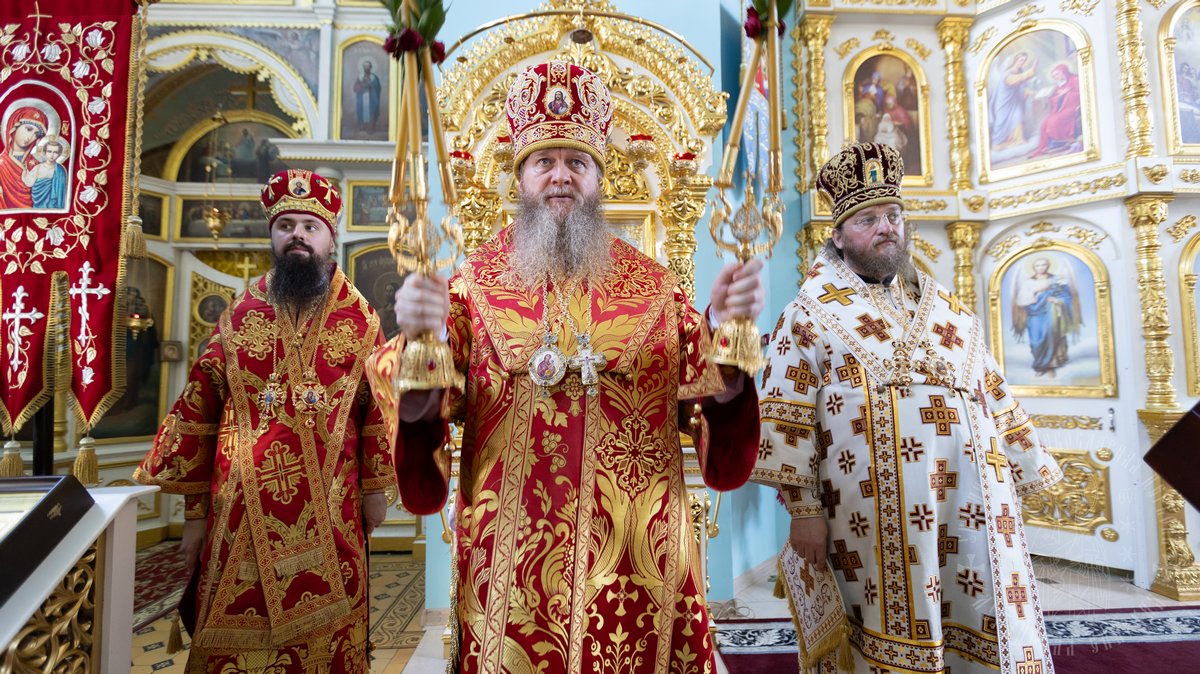 Вы сейчас просматриваете Луганск. Митрополит Пантелеимон молитвенно почтил день памяти своего небесного покровителя