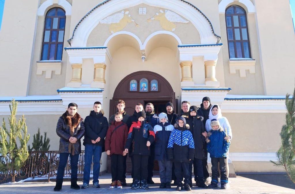 Подробнее о статье Луганск. Дети-спортсмены посетили кафедральный собор